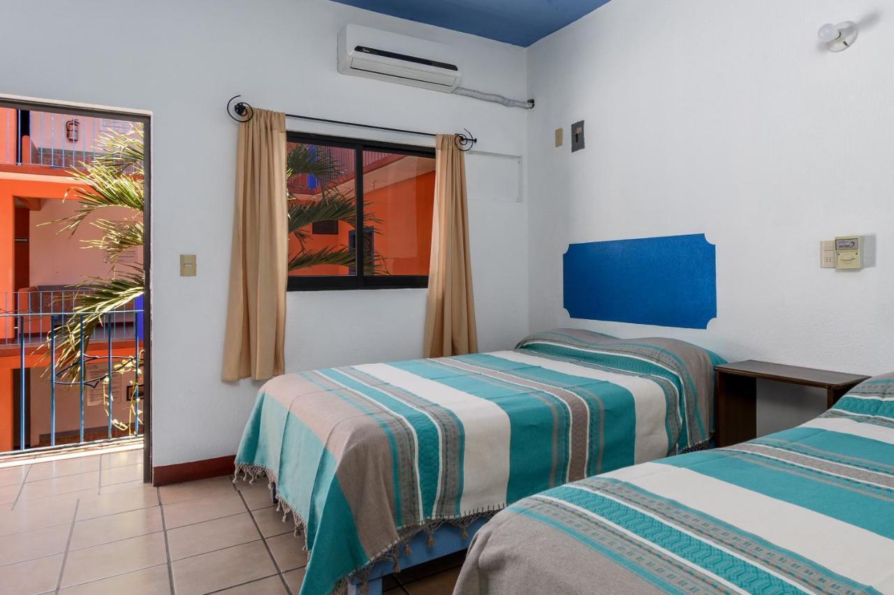 Hotel Costamar, Puerto Escondido ปูแอร์โตเอสกอนดิโด ภายนอก รูปภาพ